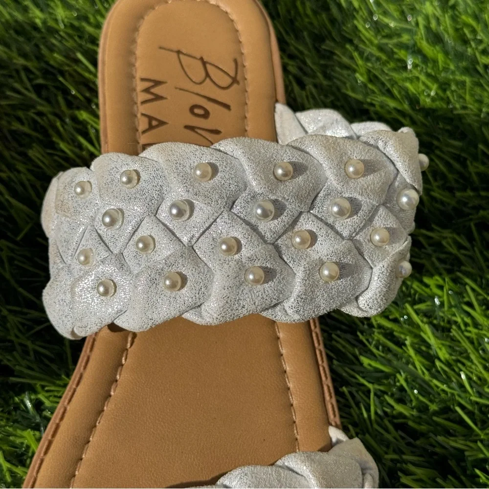 Blowfish Malibu Wisher Women’s 9M Metallic White Braided Pearl Slide Sandals